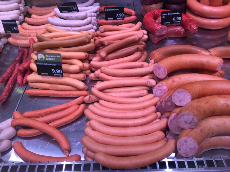 boutique-LA SEYNE SUR MER-min_sausages_meat_butchery-1069321